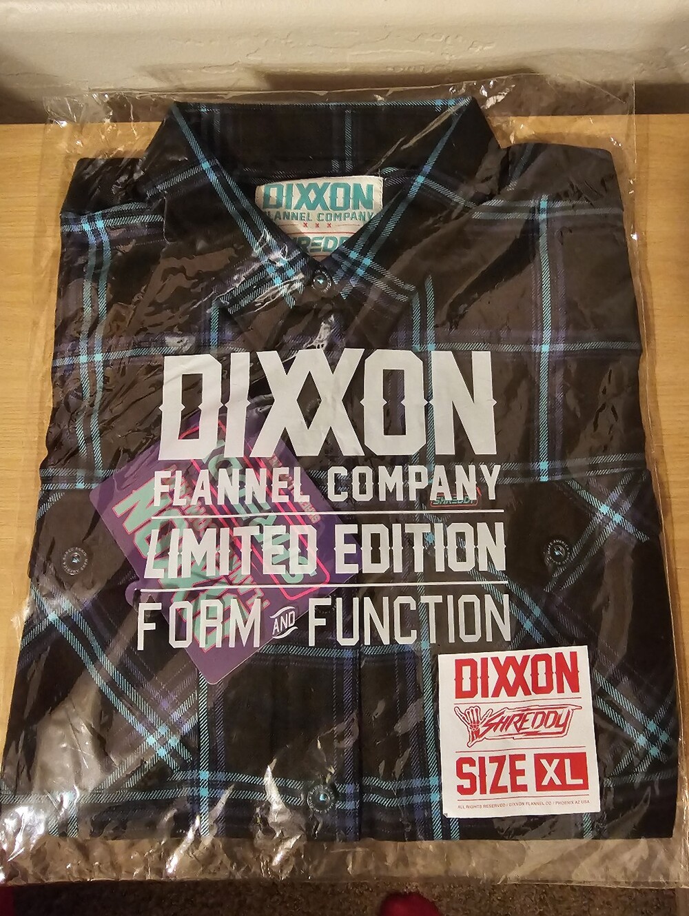 DIXXON - The Shreddy Woman's XL Long Sleeve Flannel